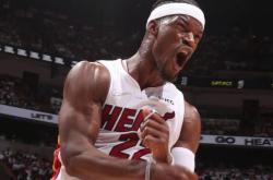 包含巴特勒在澳大利亚队比赛中势不可挡，大胜引发热议！的词条