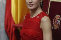 阿扎伦卡新星赛事规则更新表现惊艳，西班牙队未来可期！的简单介绍